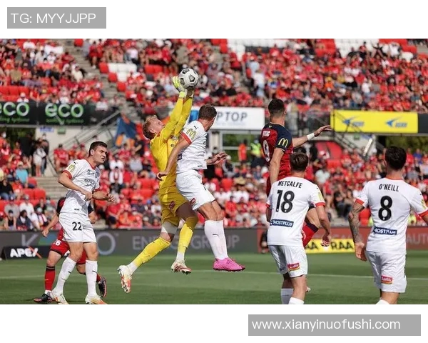 中部海岸水手与西部联的精彩对决展现足球魅力与团队精神