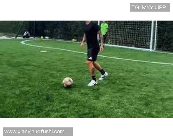 足球明星精彩瞬间压球技巧与风采的完美结合图片欣赏